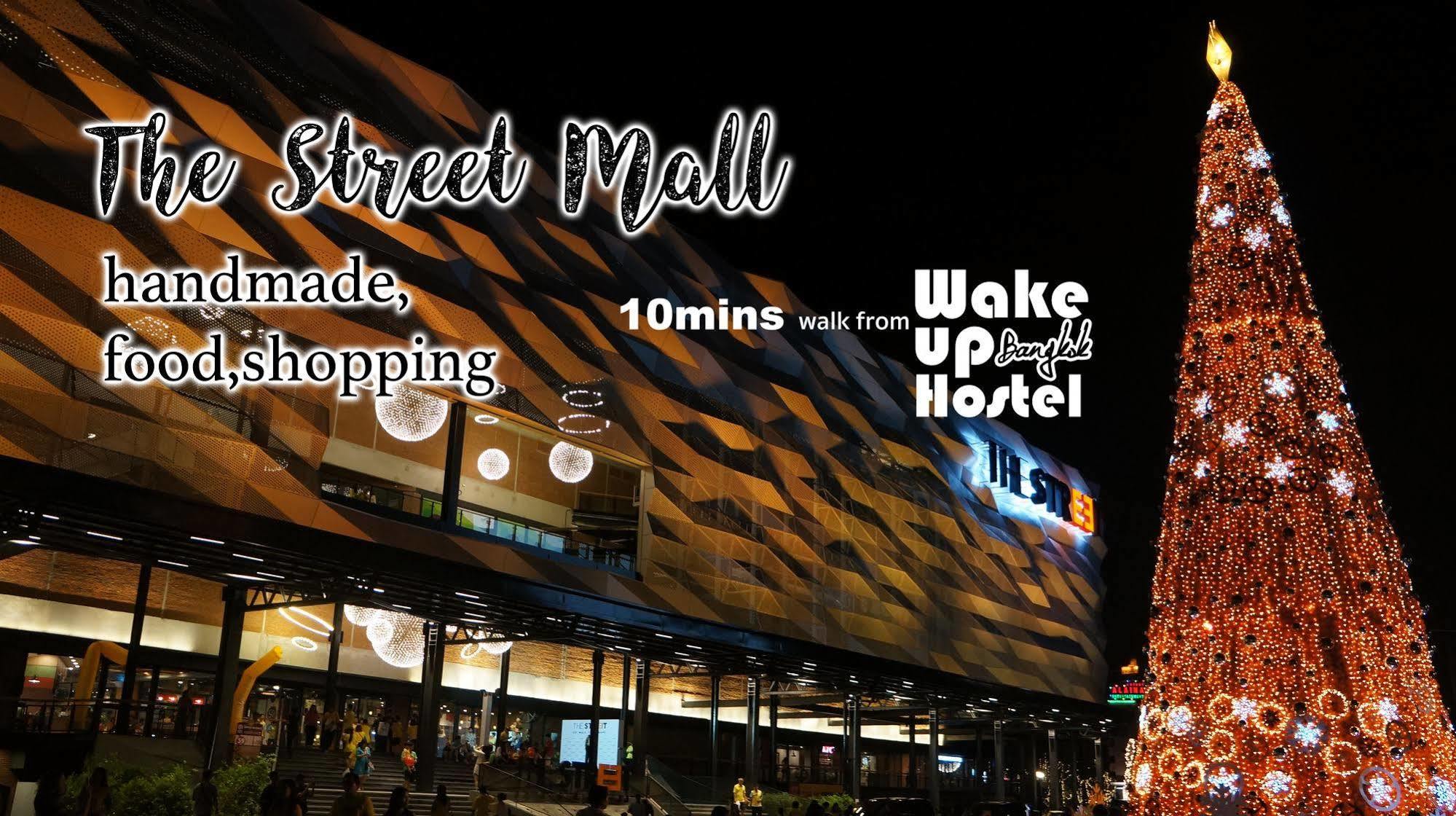 Wake Up Hostel Bangkok Ngoại thất bức ảnh