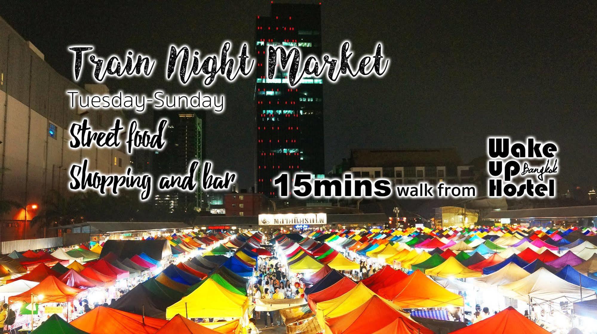 Wake Up Hostel Bangkok Ngoại thất bức ảnh