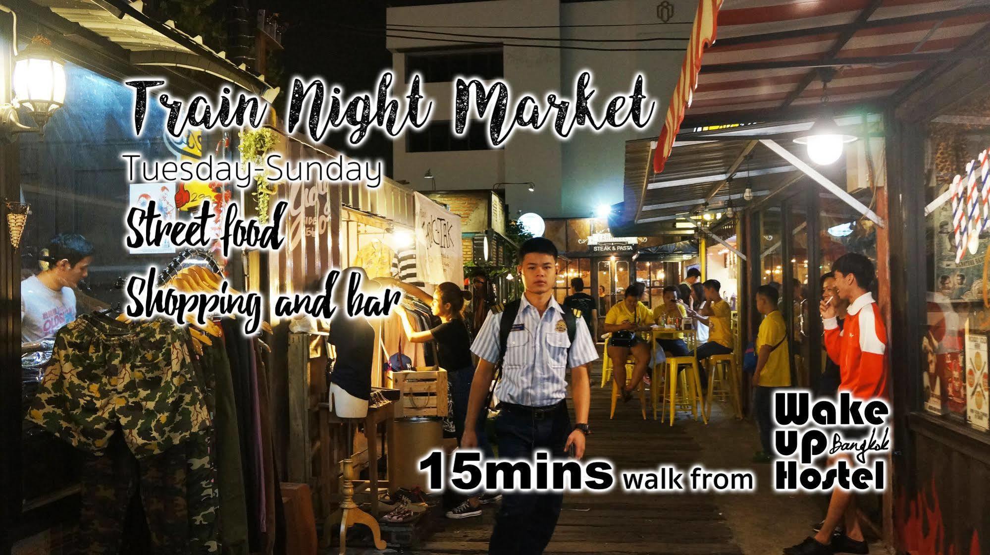 Wake Up Hostel Bangkok Ngoại thất bức ảnh