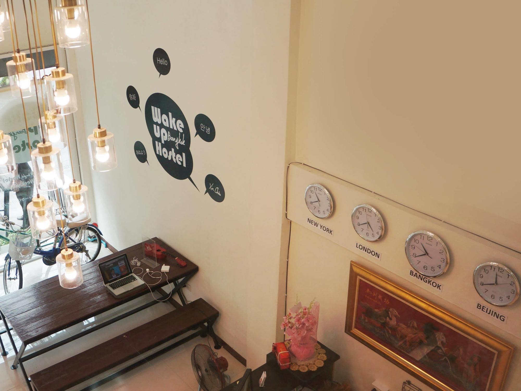 Wake Up Hostel Bangkok Ngoại thất bức ảnh