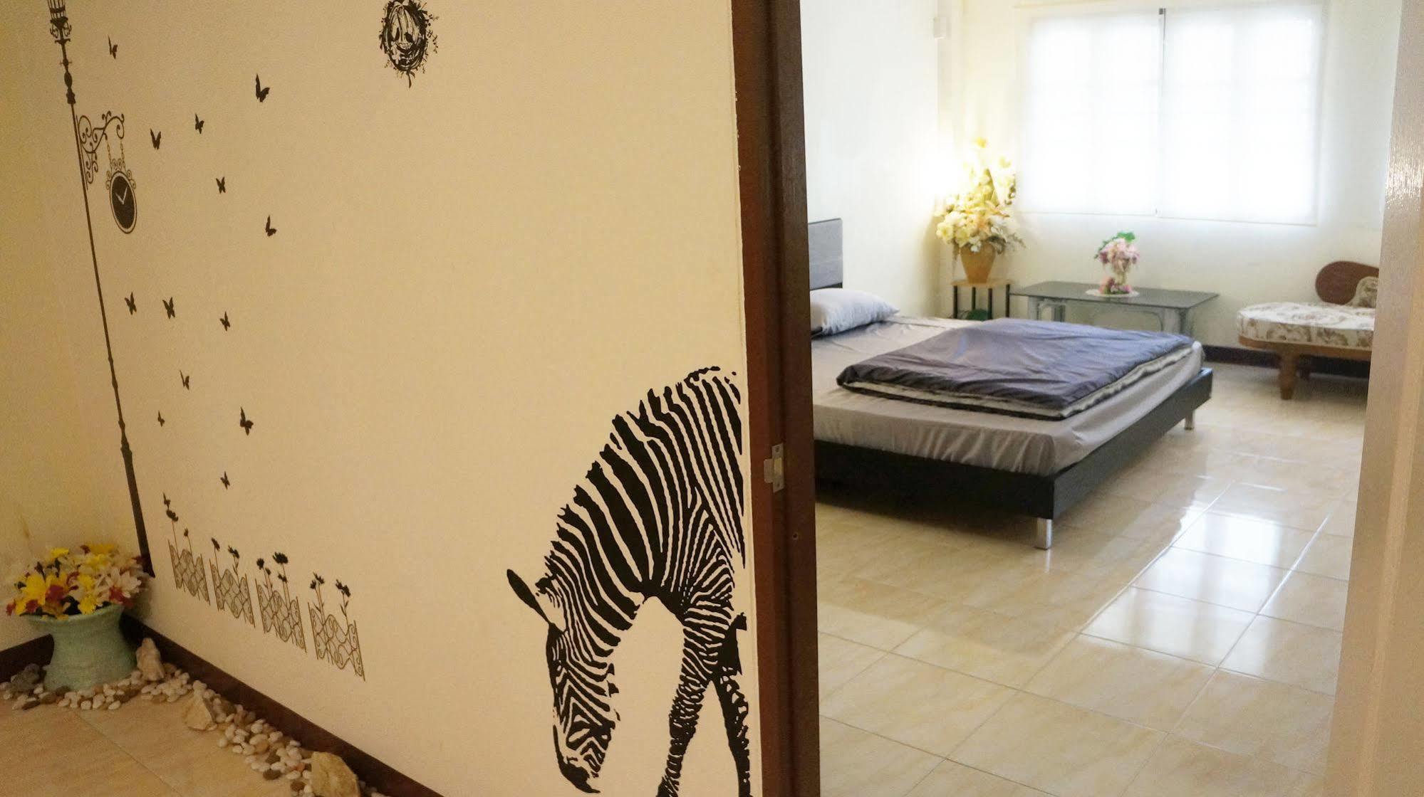 Wake Up Hostel Bangkok Ngoại thất bức ảnh