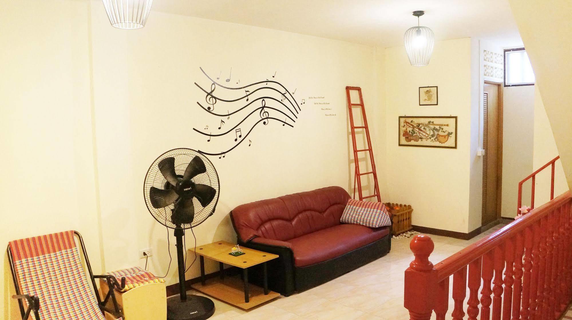 Wake Up Hostel Bangkok Ngoại thất bức ảnh