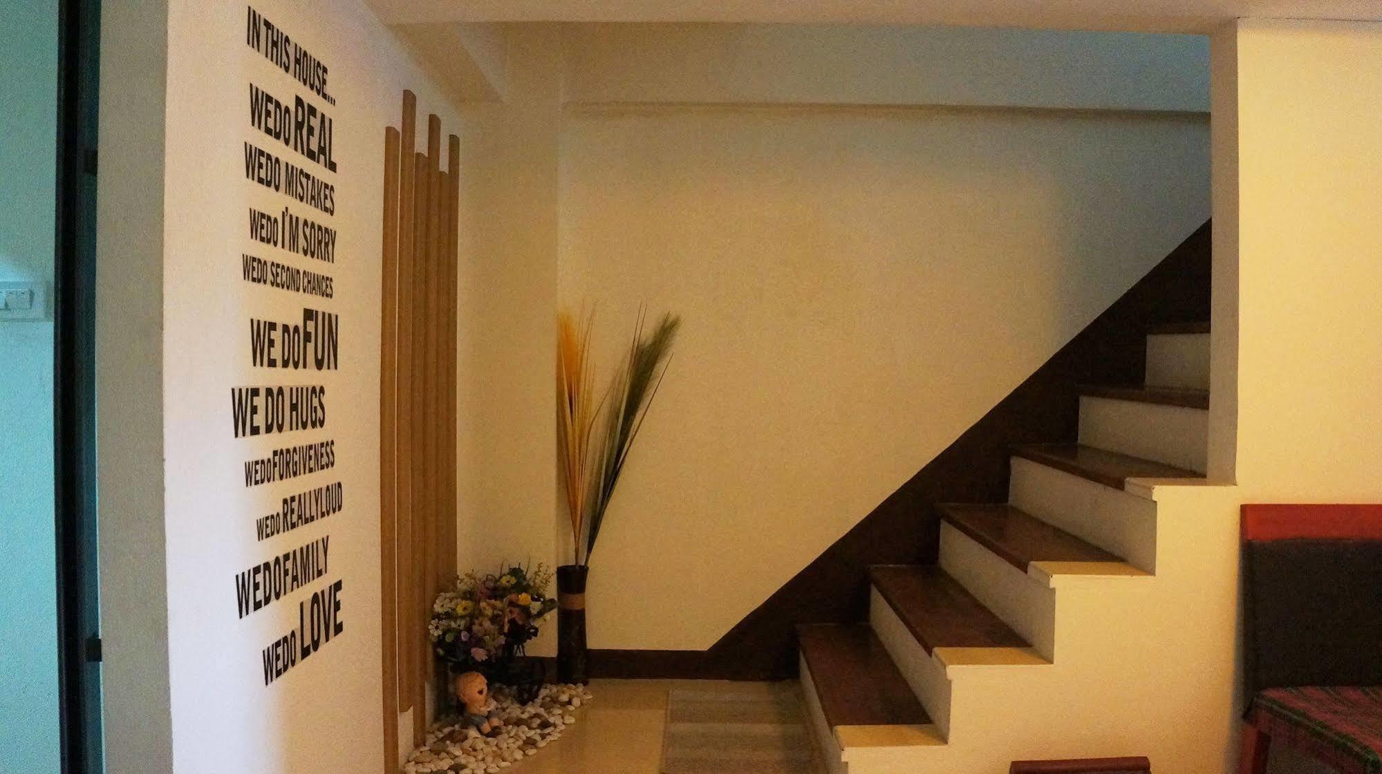 Wake Up Hostel Bangkok Ngoại thất bức ảnh